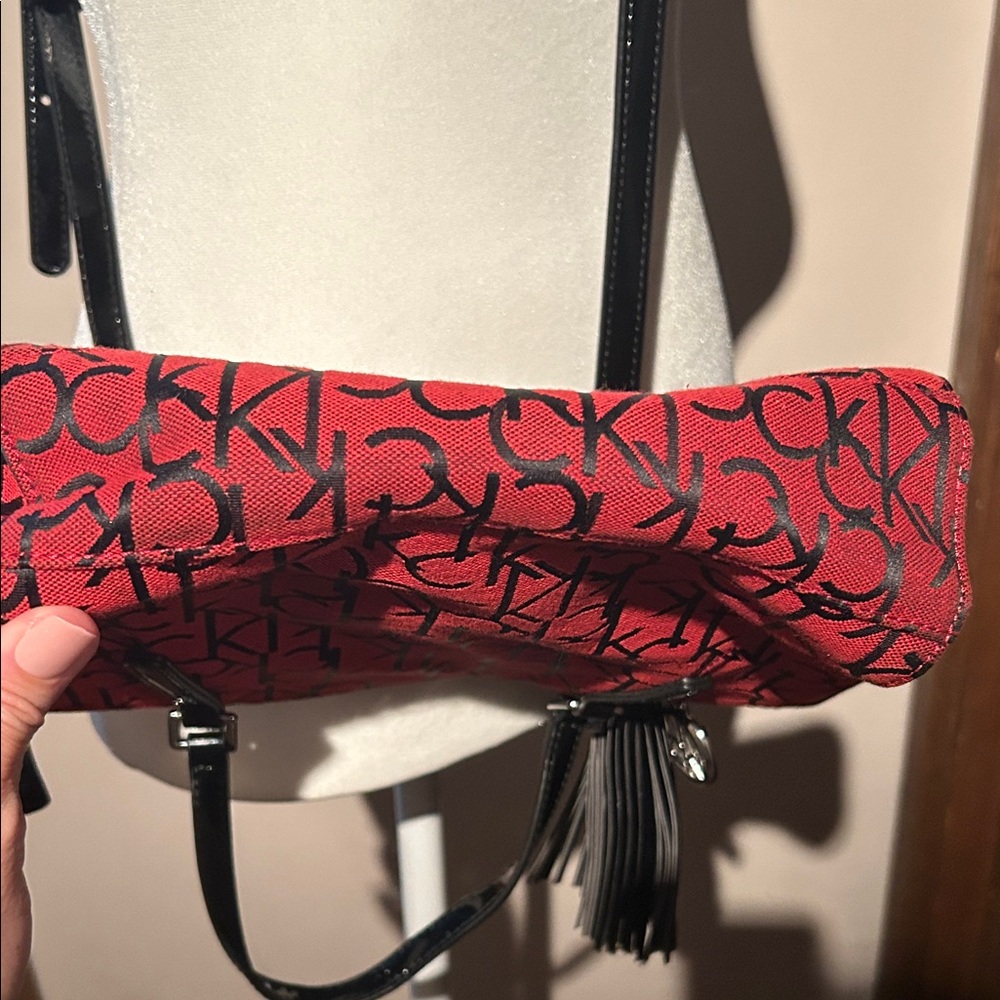 Calvin Klein Red and Black Logo Shoulder Bag - Picture 4 of 9